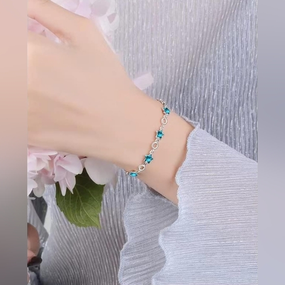 NEW Silver plated Charm bracelet with zircon stars - Picture 2 of 5